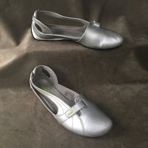 PUMA  Athletic Flats Comfort Shoes